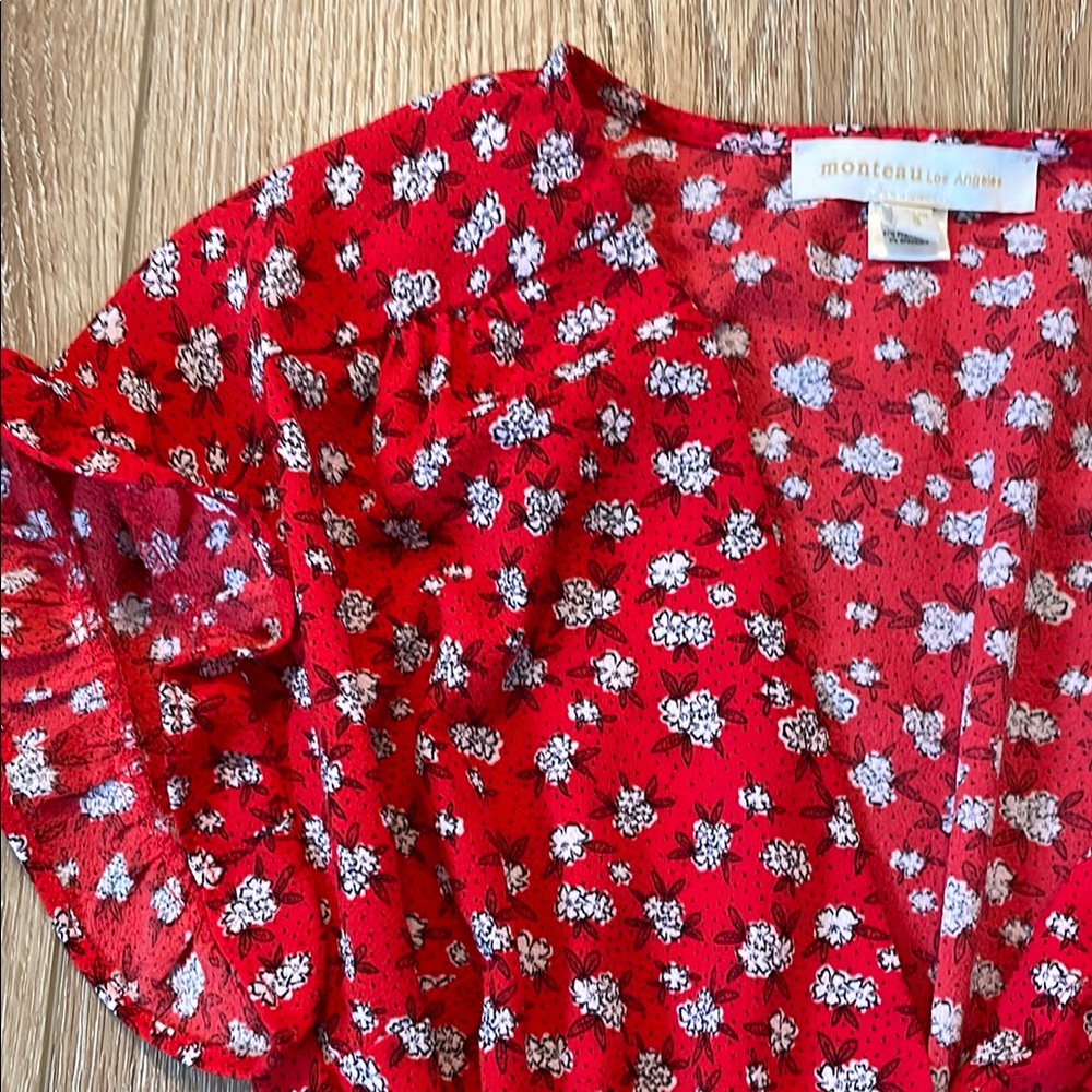 Monteau Scarlet and White Floral Top